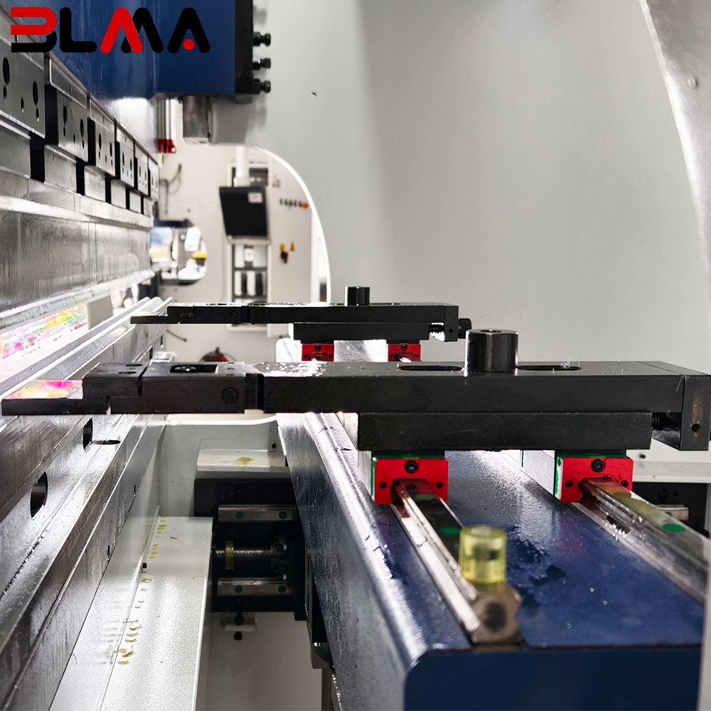 2026-BLMA-WE67K-60T1600 DA58T 4+1 Axis Compact CNC Press Brake