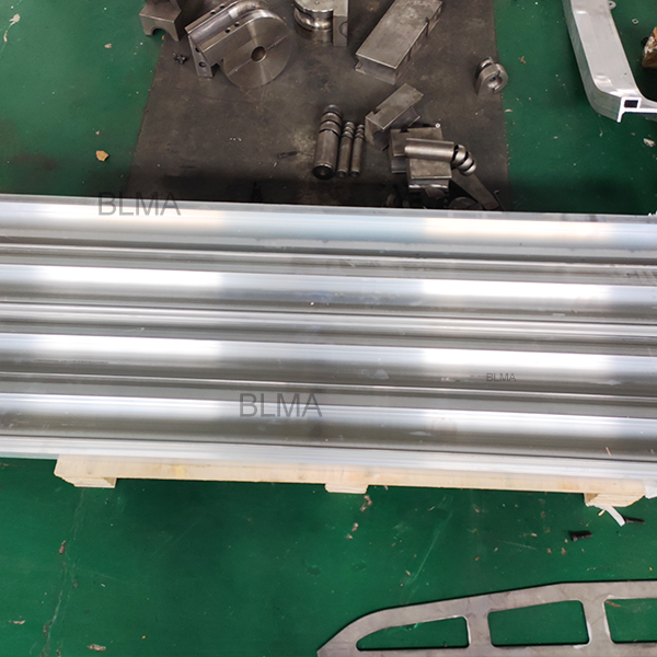 Material Factors That Affect Tube Bending Accuracy: A Complete Guide