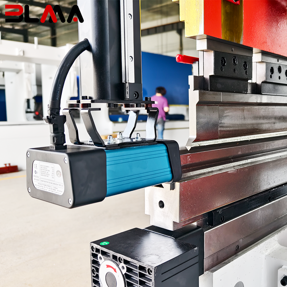 2026-BLMA-WE67K-200T3200 DA66T 6+1 Axis High-Precision CNC Press Brake for Heavy Sheet Metal Fabrication