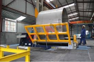 workers stand from a safe distance