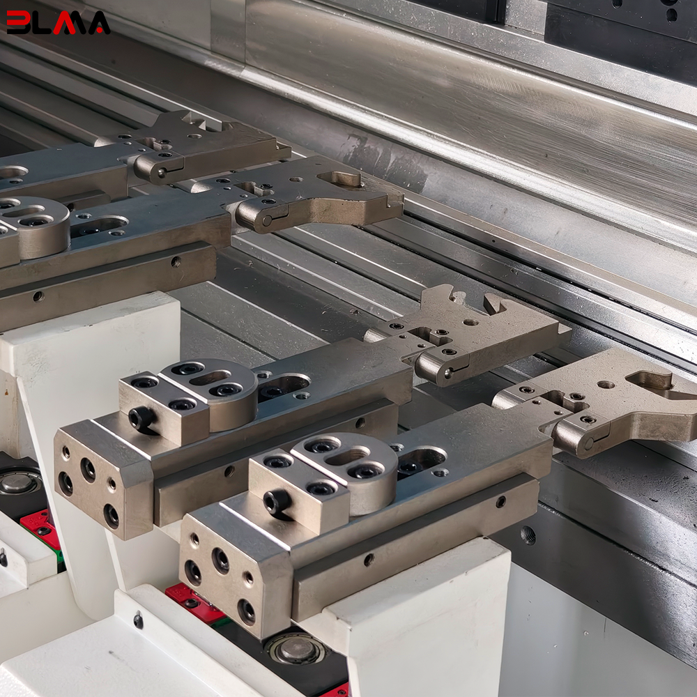 2026-BLMA-WE67K-170T3200 DA69T 8+1 Axis High-Precision CNC Press Brake for Complex Sheet Metal Forming