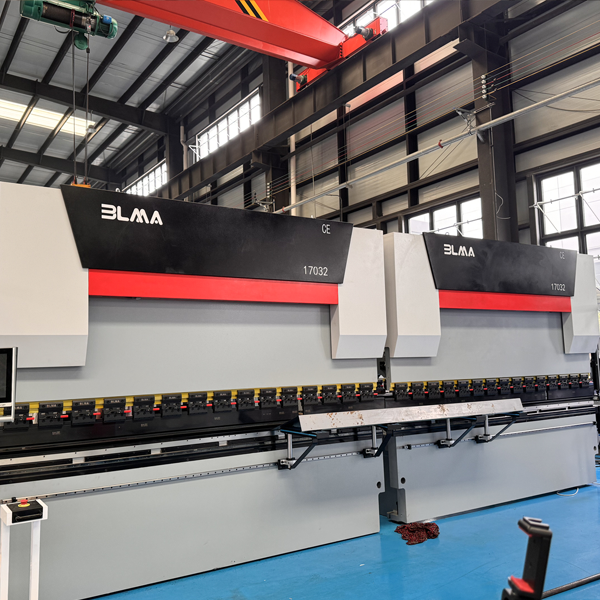 PBCNC170T3200 DA58TX 6+1 Tandem CNC Press Brake for Long Sheet Metal Bending