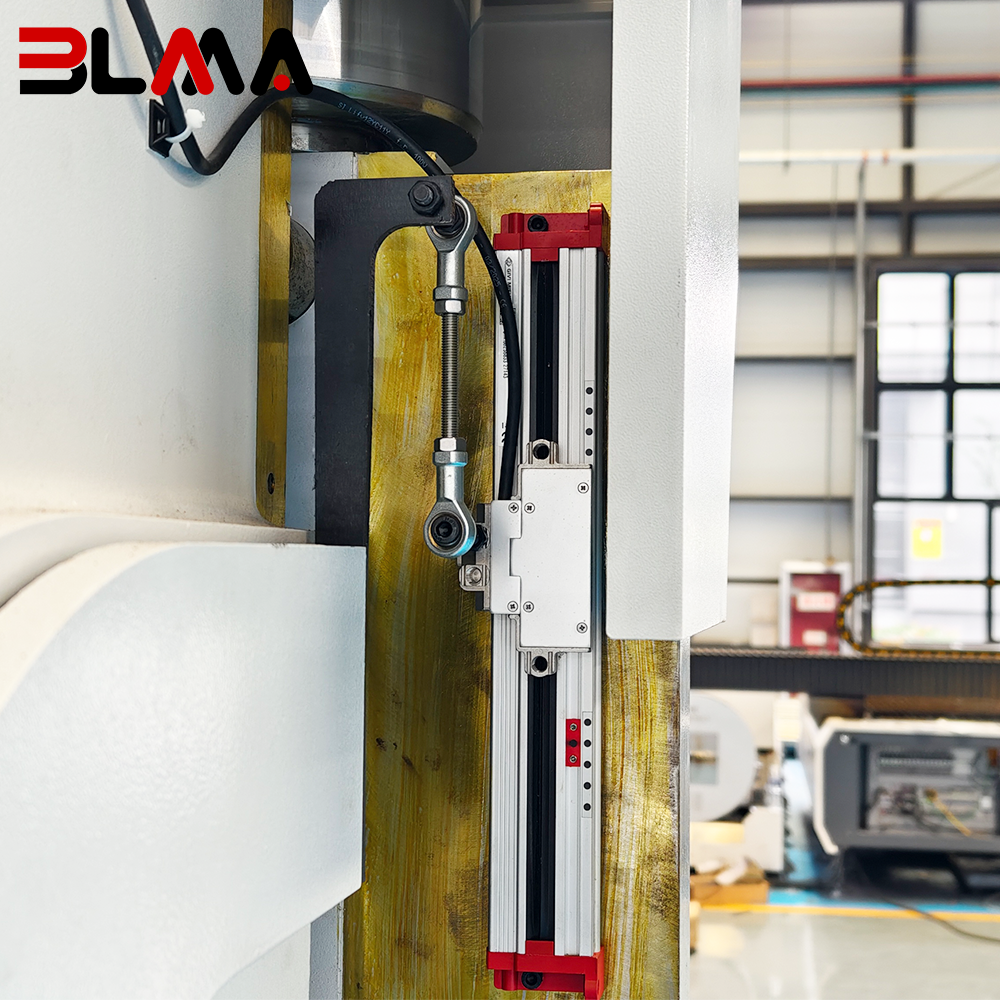 2026-BLMA-WE67K-220T3200 DA53T 4+1 Axis CNC Press Brake
