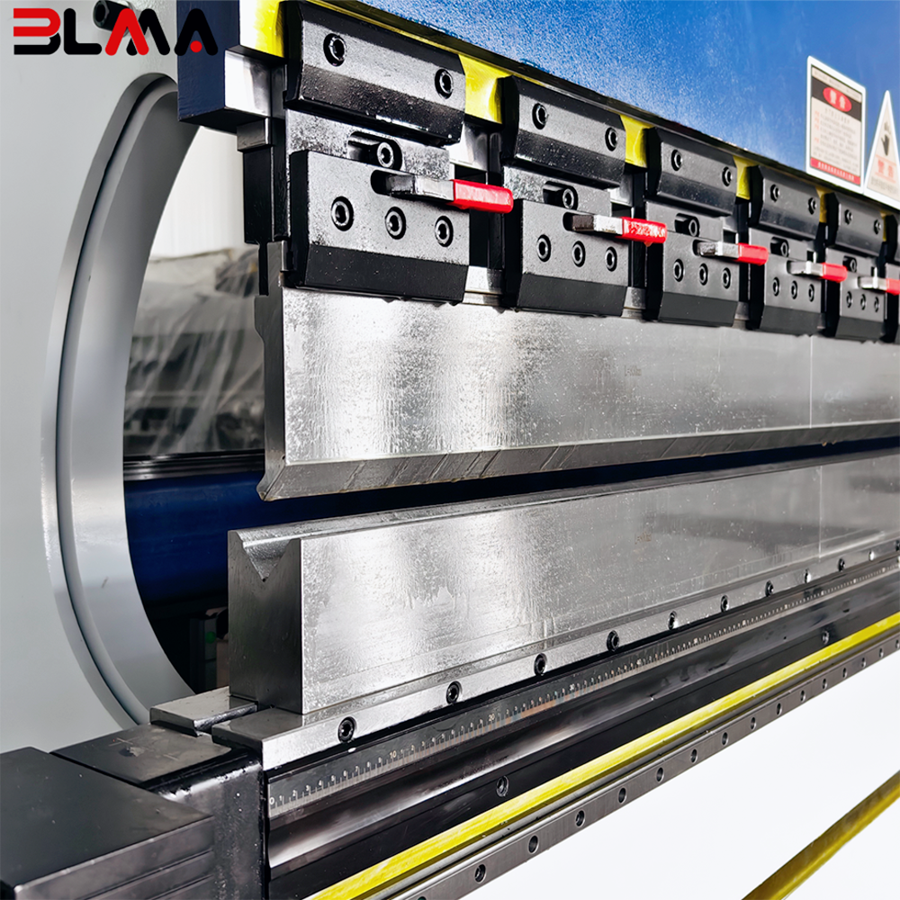 BLMA-160T4000 DA66T 6+1 Tandem CNC Press Brake for Long Sheet Metal Bending