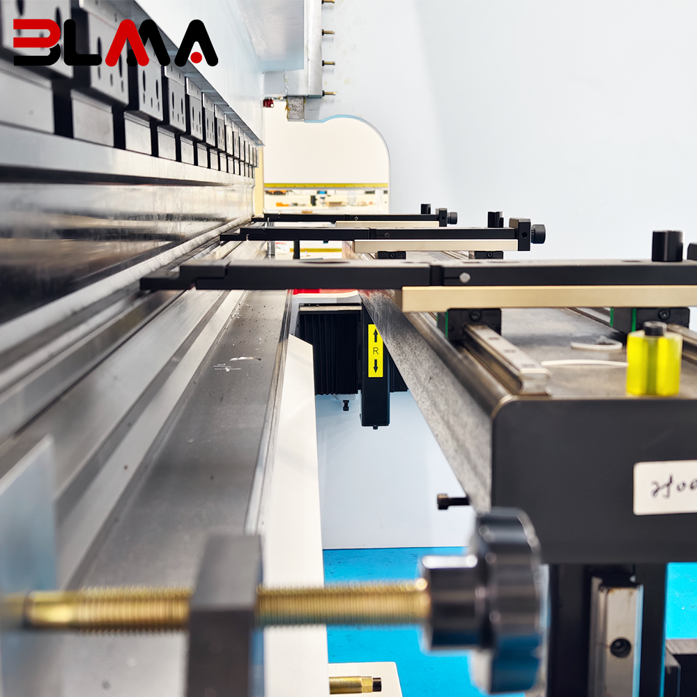 2026-BLMA-WE67K-220T3200 DA53T 4+1 Axis CNC Press Brake