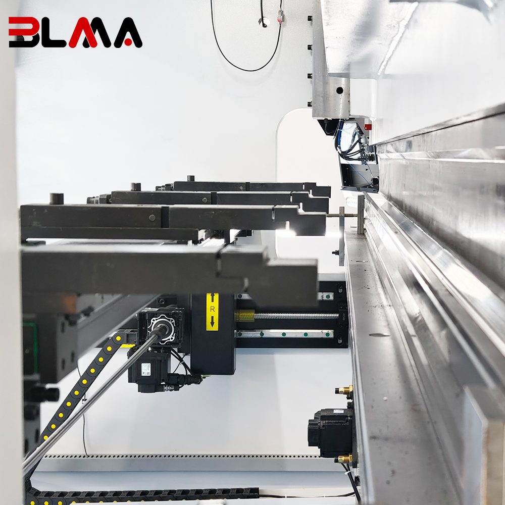 2026-BLMA-WE67K-400T4000 DA53T 6+1 Axis Heavy-Duty CNC Press Brake
